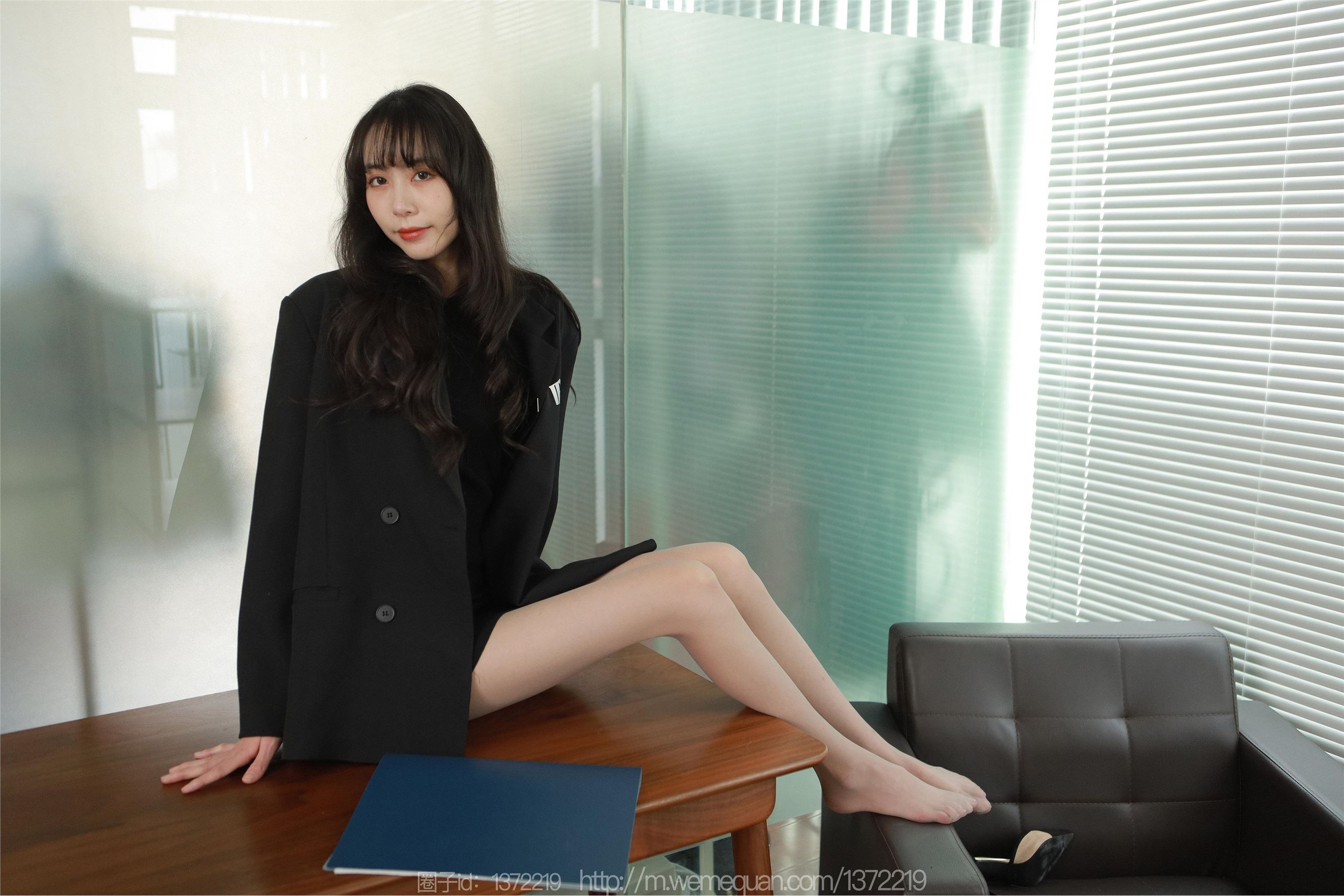 IESS异思趣向  2023.01.12 丝享家 1327 团团《长腿西装》